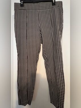 Stevie Black and White Grid leggings